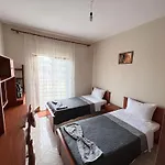Andrea Apartment *